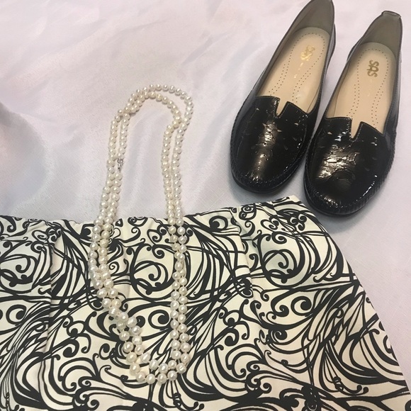 Sara Campbell Black and White Mini Skirt - Picture 4 of 4